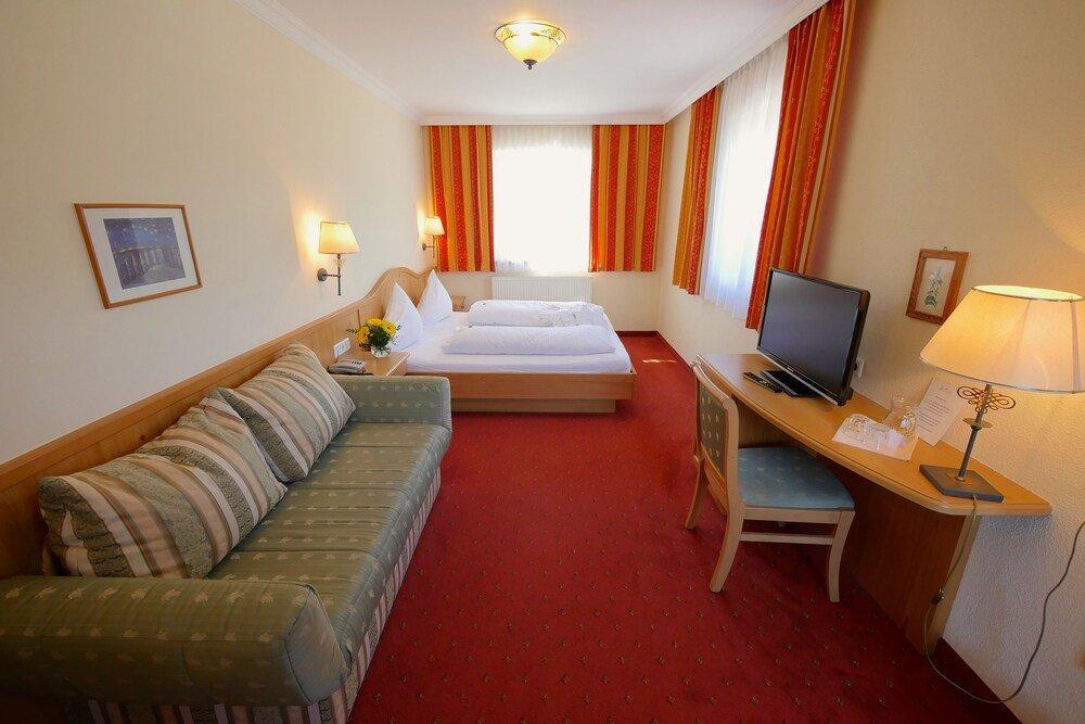 Hotel Elisabeth Fuegen Exterior photo